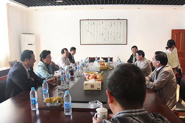 馬鞍山市政協(xié)主席李群來中德機(jī)床視察 馬鞍山市政協(xié)主席李群來中德機(jī)床視察