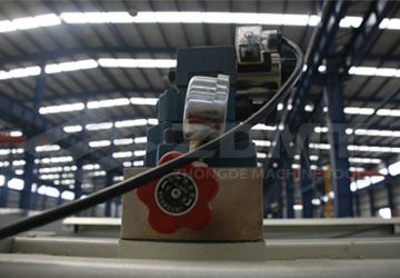 液壓系統.jpg 液壓系統.jpg