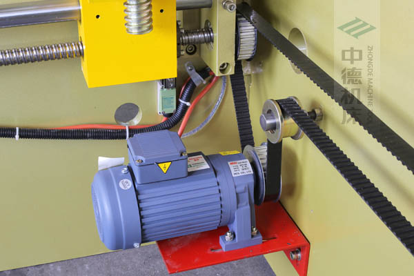 ZDP-4022強扭矩電機，后退料迅速，鋼絲同步帶精確更靜音.jpg