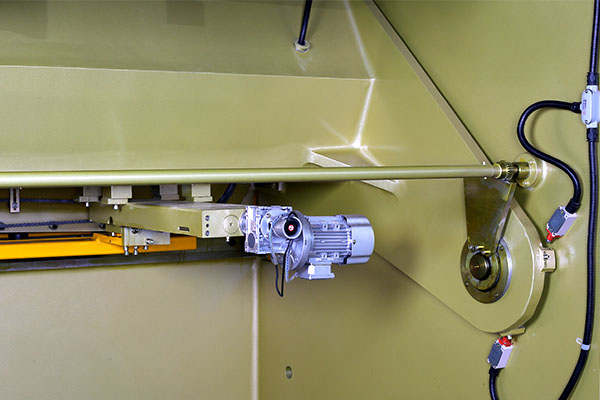 ZDS-450剪板機(jī)后檔料結(jié)構(gòu),平行度高,并采用國內(nèi)一流品牌軸承,耐磨抗壓壽命長2.jpg ZDS-450剪板機(jī)后檔料結(jié)構(gòu),平行度高,并采用國內(nèi)一流品牌軸承,耐磨抗壓壽命長2.jpg