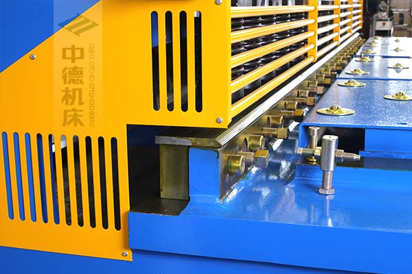 ZDS-2032選用上海優(yōu)質(zhì)刀片,使用壽命更長.jpg ZDS-2032選用上海優(yōu)質(zhì)刀片,使用壽命更長.jpg